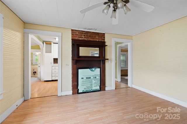 1906 Ratcliff Cove Road, Waynesville, NC 28786