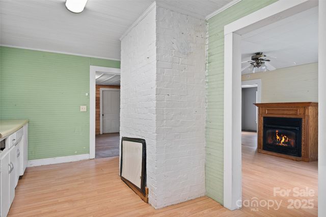 1906 Ratcliff Cove Road, Waynesville, NC 28786