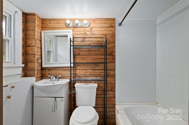 1906 Ratcliff Cove Road, Waynesville, NC 28786