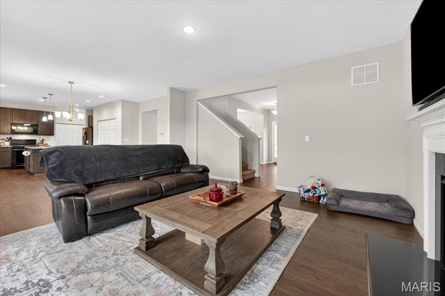 122 Winter Wheat Trail, Pacific, MO 63069