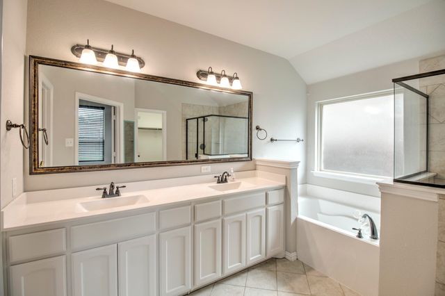 1809 SILVER OAKS, Gainesville, TX 76240