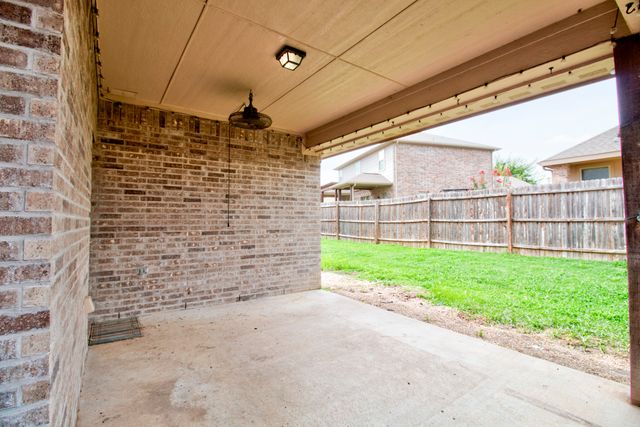 1809 SILVER OAKS, Gainesville, TX 76240