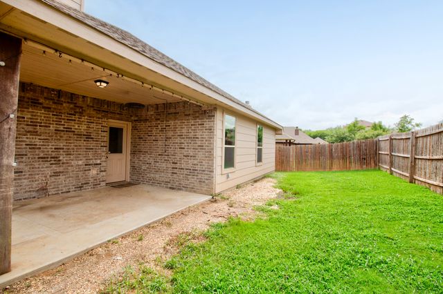 1809 SILVER OAKS, Gainesville, TX 76240