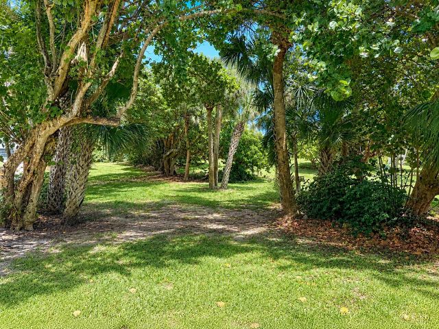 4501 S Ocean Boulevard D4, South Palm Beach, FL 33480