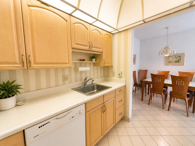4501 S Ocean Boulevard D4, South Palm Beach, FL 33480