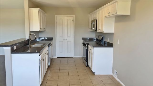 913 Barbara Street, Denton, TX 76209
