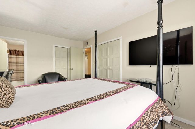 239 El Conquistador Pl, Louisville, KY 40220