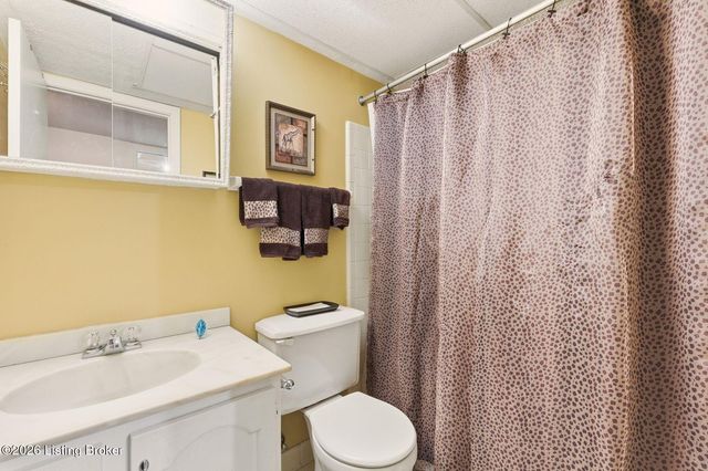 239 El Conquistador Pl, Louisville, KY 40220