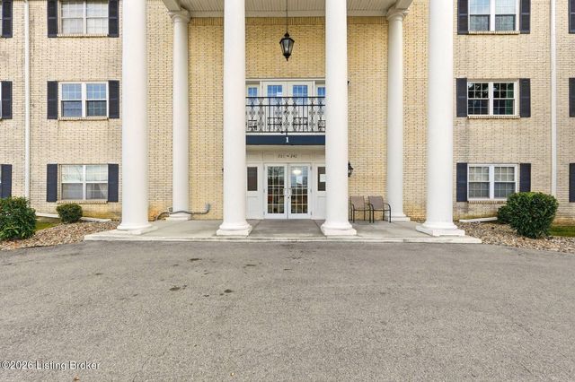 239 El Conquistador Pl, Louisville, KY 40220