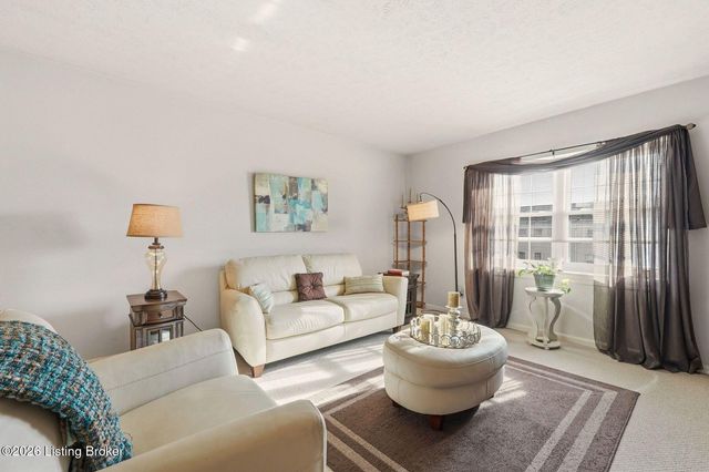 239 El Conquistador Pl, Louisville, KY 40220