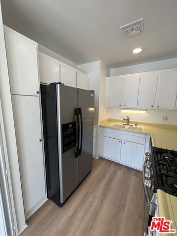 800 W 1st Street 2607, Los Angeles, CA 90012