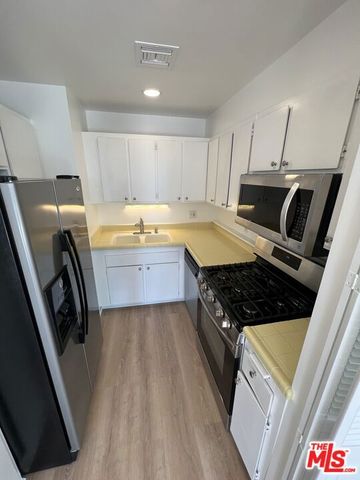 800 W 1st Street 2607, Los Angeles, CA 90012