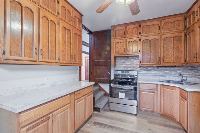 10130 S Lowe Avenue, Chicago, IL 60628