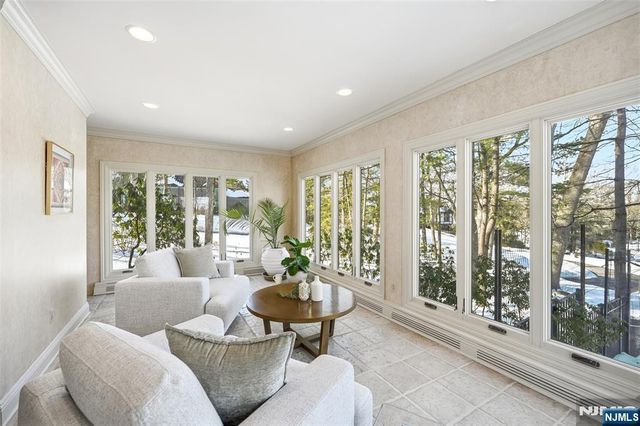 307 Freemans Lane, Franklin Lakes, NJ 07417