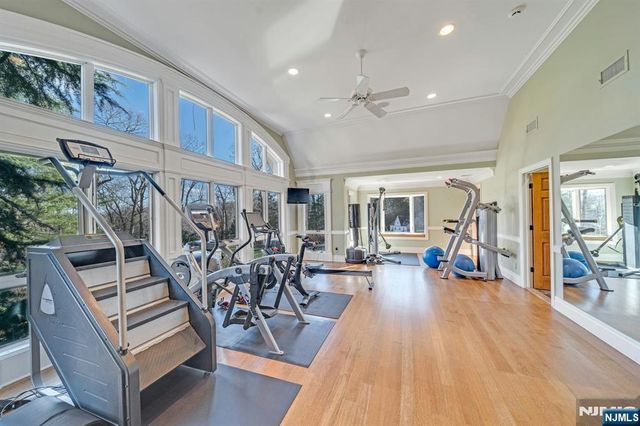 307 Freemans Lane, Franklin Lakes, NJ 07417