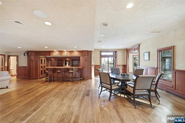 307 Freemans Lane, Franklin Lakes, NJ 07417