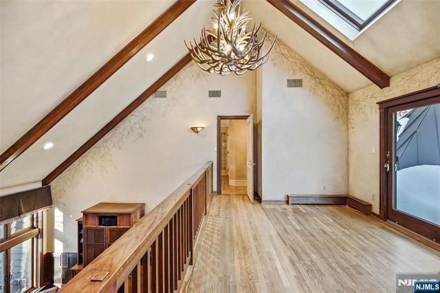 307 Freemans Lane, Franklin Lakes, NJ 07417