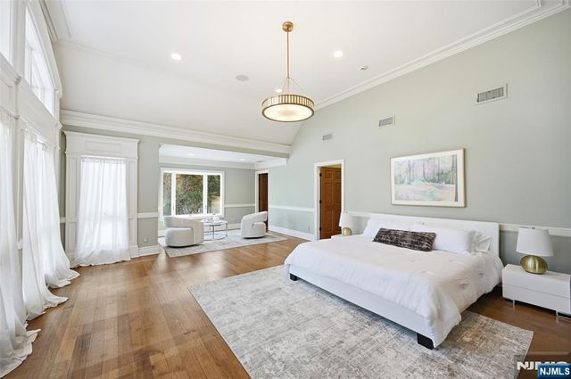 307 Freemans Lane, Franklin Lakes, NJ 07417