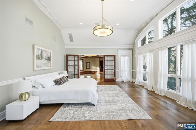 307 Freemans Lane, Franklin Lakes, NJ 07417