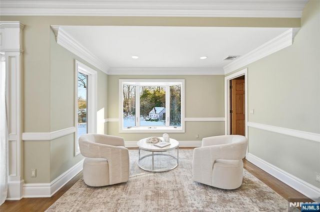 307 Freemans Lane, Franklin Lakes, NJ 07417