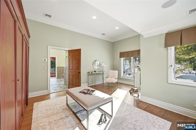 307 Freemans Lane, Franklin Lakes, NJ 07417