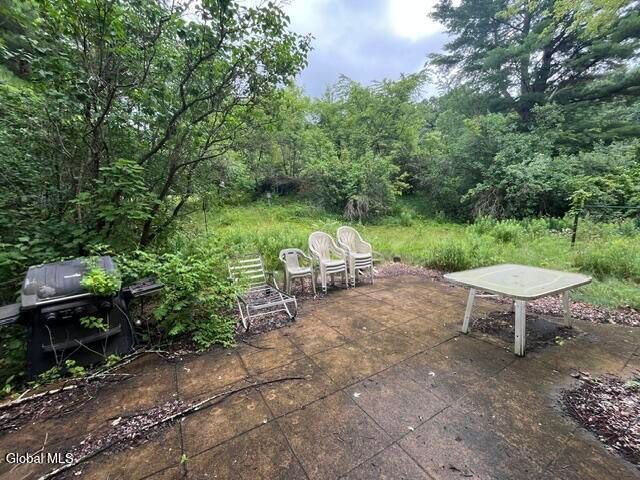 12 Brackwyck Drive, North Greenbush, NY 12144