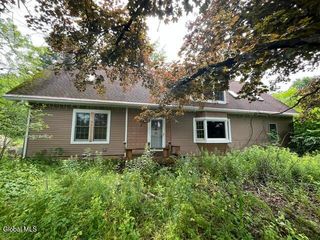 12 Brackwyck Drive, North Greenbush, NY 12144