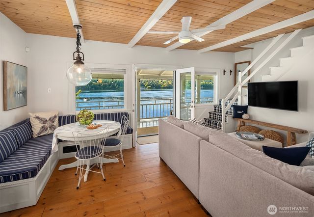 27704 Manzanita Beach Road SW, Vashon, WA 98070