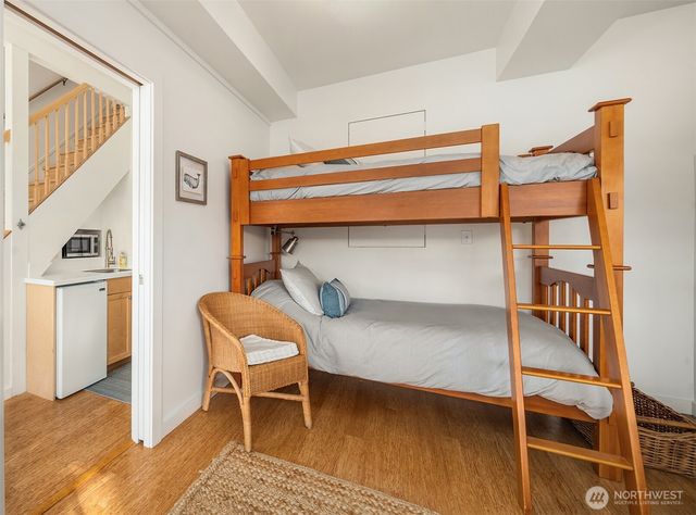 27704 Manzanita Beach Road SW, Vashon, WA 98070