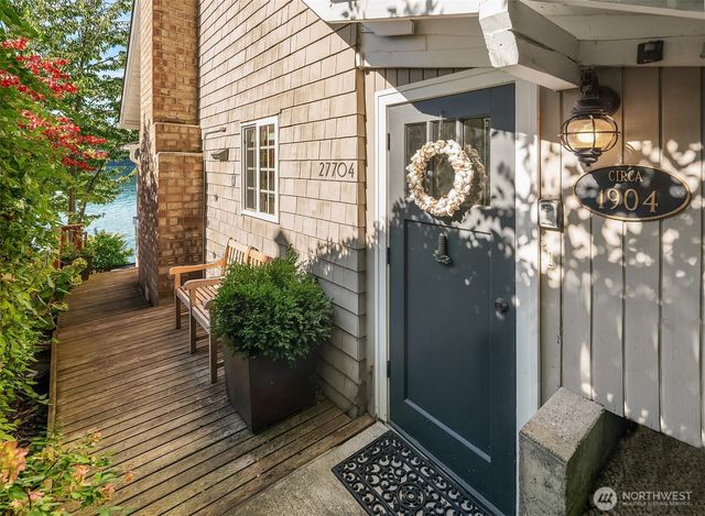 27704 Manzanita Beach Road SW, Vashon, WA 98070