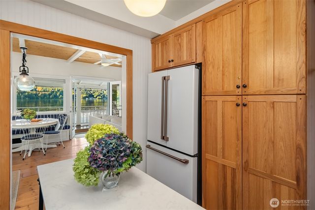 27704 Manzanita Beach Road SW, Vashon, WA 98070