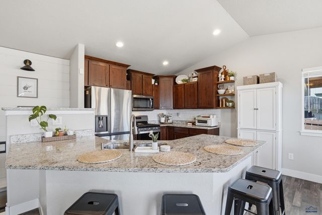 920 SUMMERFIELD DR, Rapid City, SD 57703