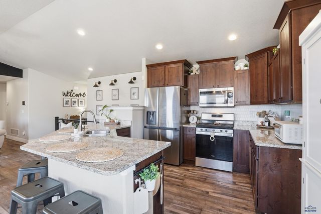 920 SUMMERFIELD DR, Rapid City, SD 57703