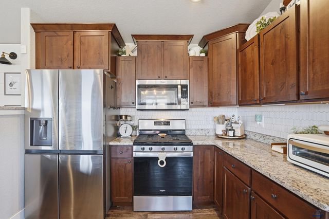 920 SUMMERFIELD DR, Rapid City, SD 57703