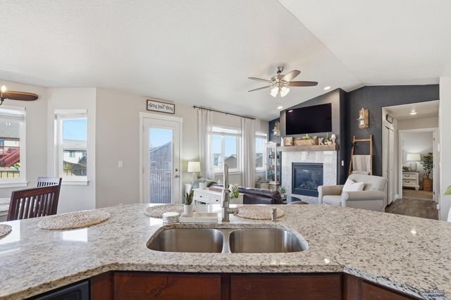920 SUMMERFIELD DR, Rapid City, SD 57703