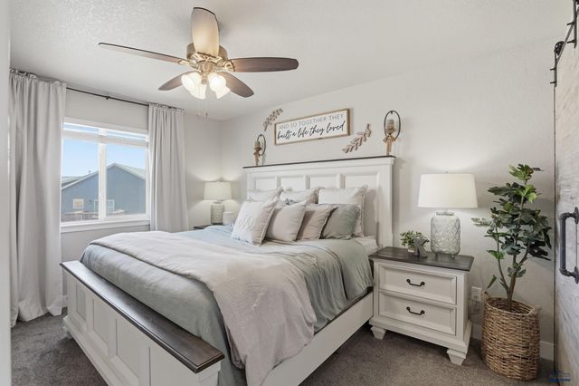 920 SUMMERFIELD DR, Rapid City, SD 57703