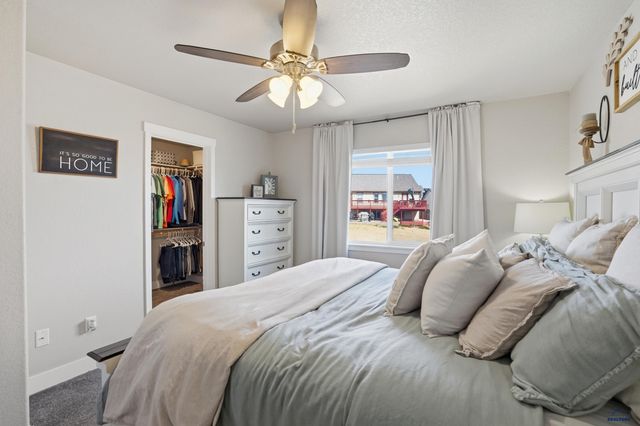 920 SUMMERFIELD DR, Rapid City, SD 57703