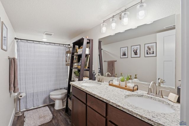 920 SUMMERFIELD DR, Rapid City, SD 57703