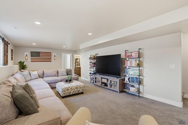 920 SUMMERFIELD DR, Rapid City, SD 57703
