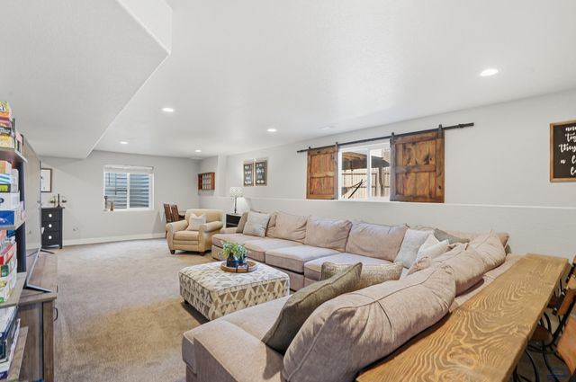 920 SUMMERFIELD DR, Rapid City, SD 57703