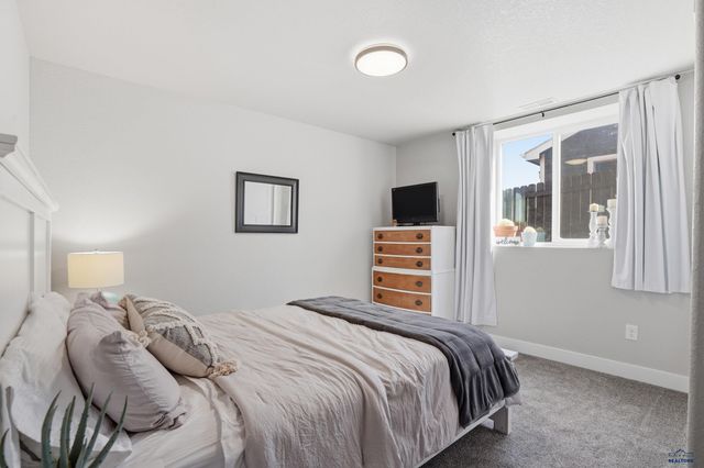 920 SUMMERFIELD DR, Rapid City, SD 57703