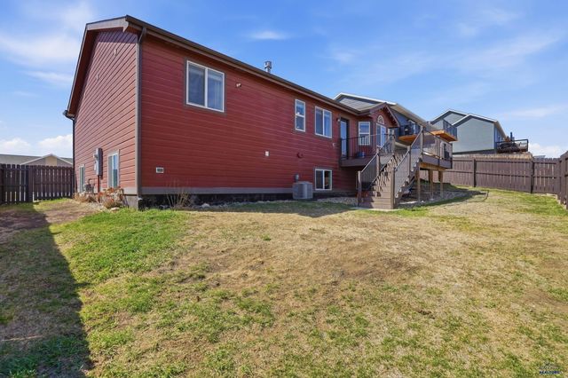 920 SUMMERFIELD DR, Rapid City, SD 57703