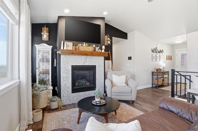 920 SUMMERFIELD DR, Rapid City, SD 57703