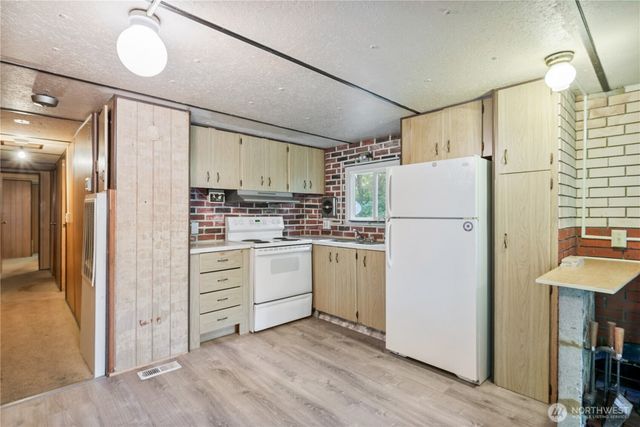 198 Burnett, Winlock, WA 98596