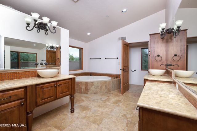 14629 N Granite Peak Place, Oro Valley, AZ 85755