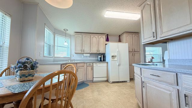 2585 SW Marquis Terrace, Stuart, FL 34997