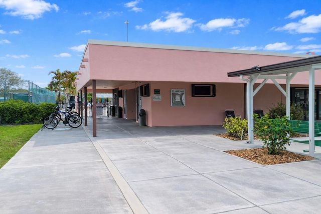 2585 SW Marquis Terrace, Stuart, FL 34997