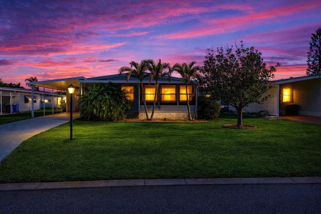 2585 SW Marquis Terrace, Stuart, FL 34997