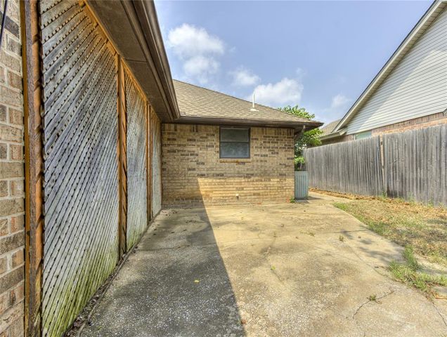 2512 Brookhaven Drive, Edmond, OK 73034