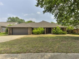 2512 Brookhaven Drive, Edmond, OK 73034